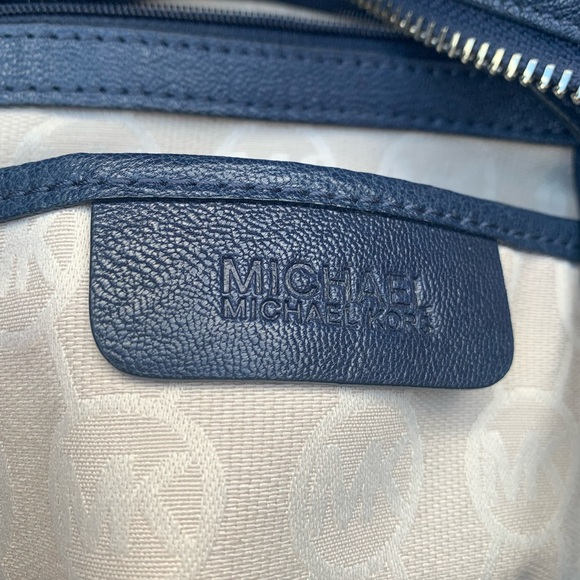 Michael Kors Kingbury Purse - Picture 9 of 13